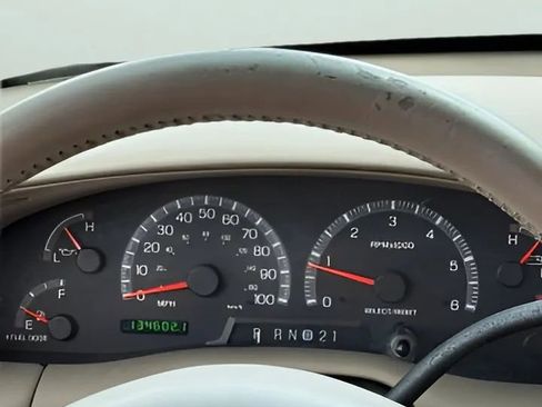 Used 2001 Ford F150 Lariat RWD image 33