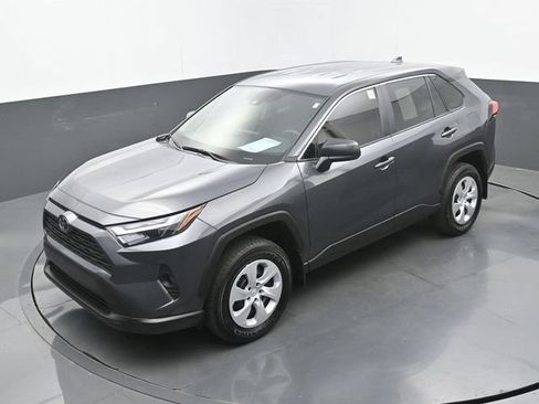 Used 2025 Toyota RAV4 LE FWD image 30