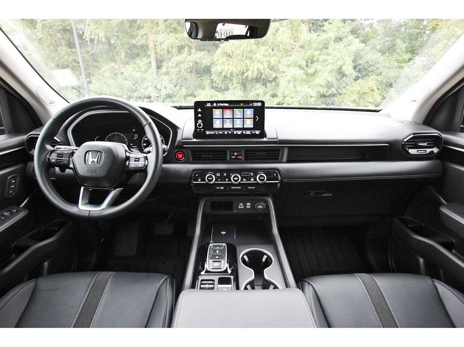 Used 2025 Honda Pilot Touring image 7