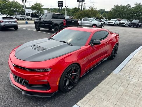 Used 2022 Chevrolet Camaro SS RWD image 4