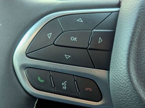 New 2026 Chrysler Pacifica Select image 10