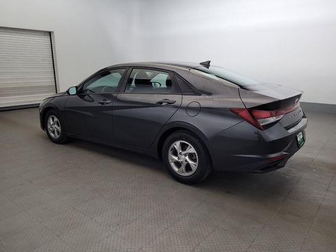 Used 2021 Hyundai Elantra SE FWD image 3