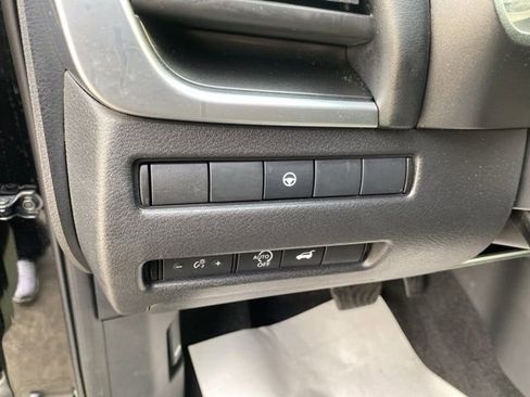 Used 2025 Nissan Rogue SV image 15