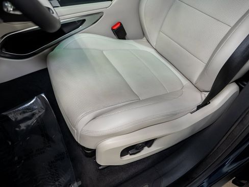 Used 2025 Jaguar F-PACE R-Dynamic S image 30