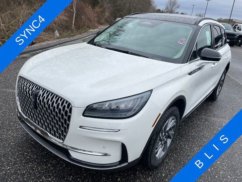 New 2026 Lincoln Corsair Premiere image 4