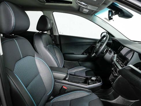 Used 2020 Kia Niro EX Premium FWD image 24