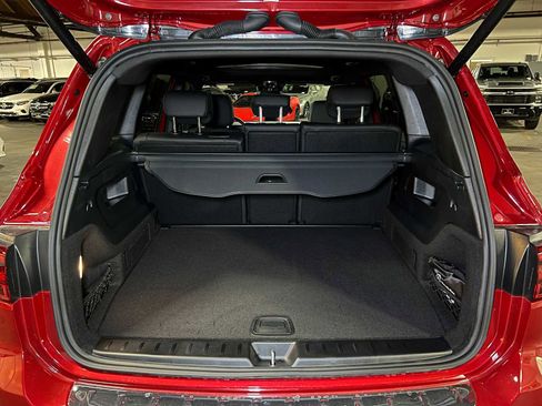 Used 2025 Mercedes-Benz GLB 250 4MATIC image 15