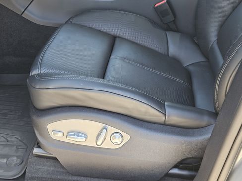 Certified 2026 Porsche Macan AWD/4WD image 23
