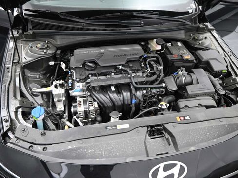 New 2026 Hyundai Elantra SEL Sport FWD image 25