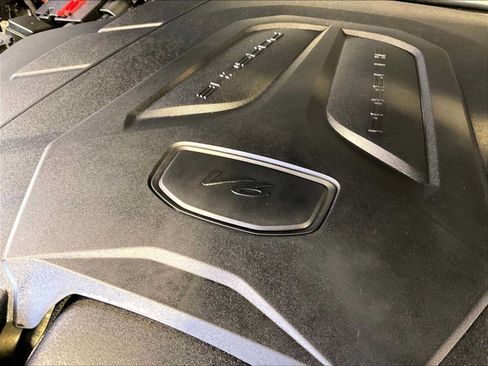 Certified 2024 Porsche Cayenne AWD/4WD image 33