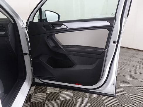 Used 2023 Volkswagen Tiguan S image 21