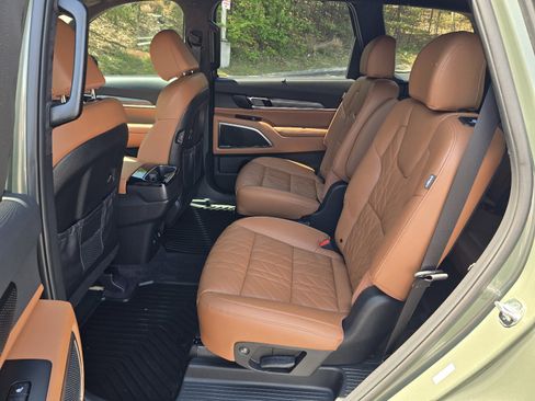 Used 2025 Kia Telluride SX Prestige X-Line image 11