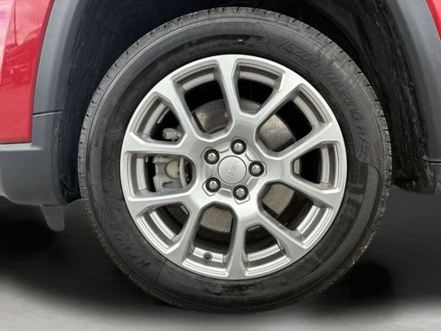 Used 2023 Jeep Compass Latitude AWD/4WD image 29