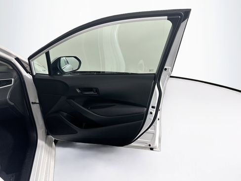 Used 2024 Toyota Corolla LE image 30
