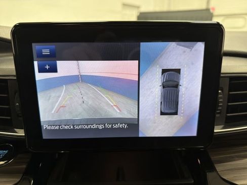 Used 2023 Ford Explorer Limited image 11