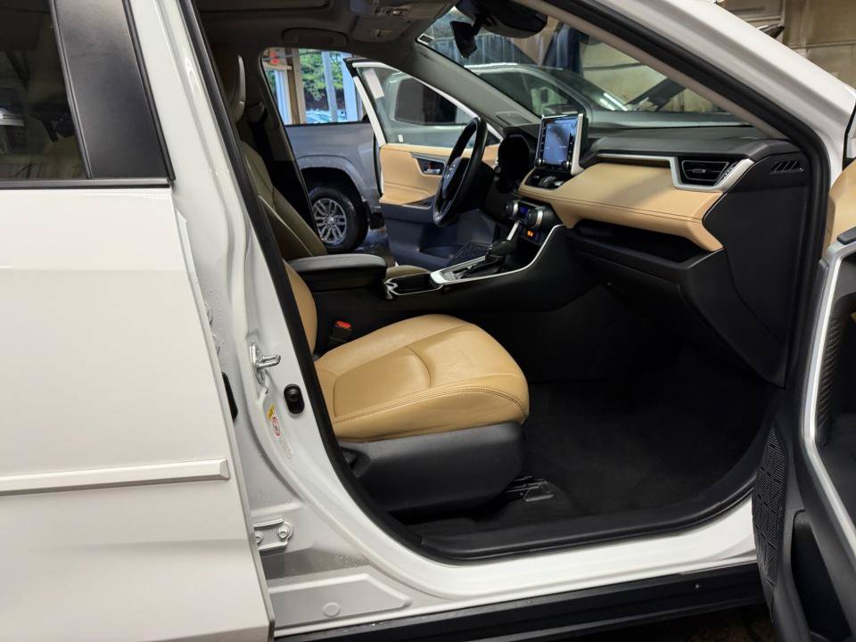 Certified 2019 Toyota RAV4 XLE Premium w/ Cold Weather Package AWD/4WD image 30