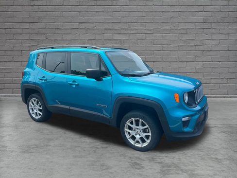 Used 2022 Jeep Renegade Latitude AWD/4WD image 7