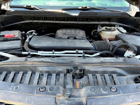 Used 2022 Chevrolet Silverado 1500 Custom w/ LPO, Blackout Package image 12