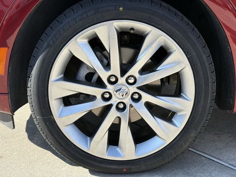 Used 2023 Buick Envision Avenir image 12