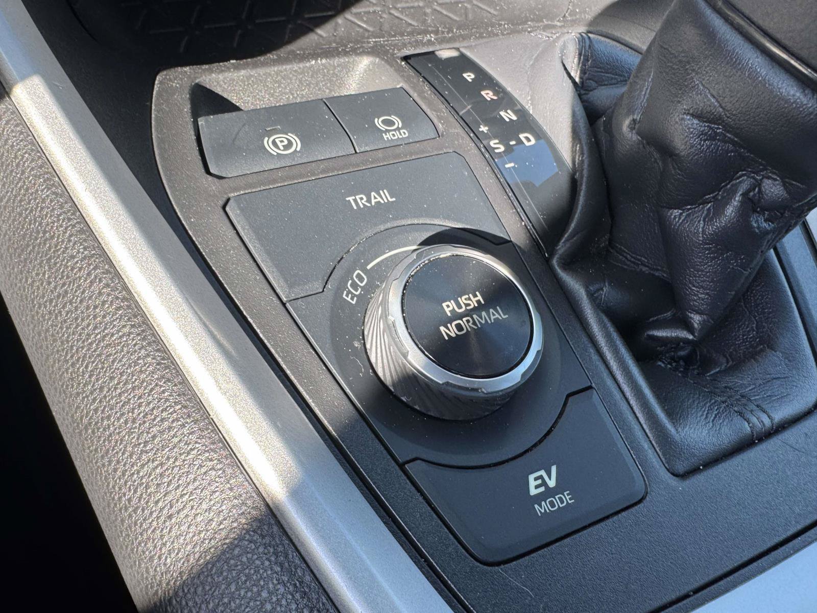 Used 2020 Toyota RAV4 XLE w/ Convenience Package AWD/4WD image 33
