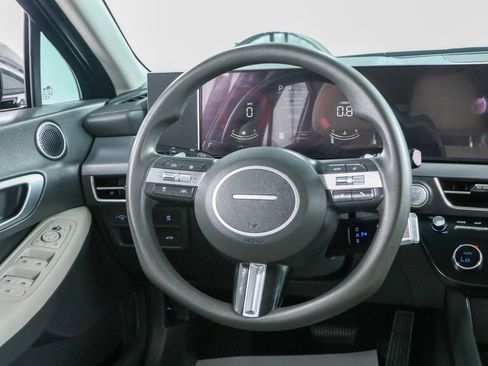 Used 2025 Hyundai Sonata SEL FWD image 12