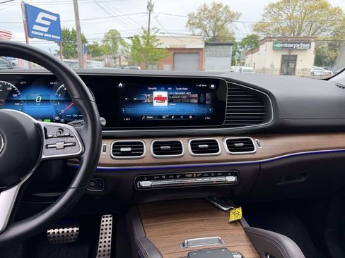 Used 2023 Mercedes-Benz GLS 450 4MATIC image 15