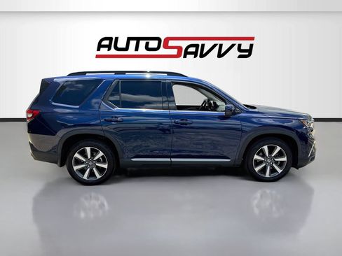 Used 2025 Honda Pilot Elite image 8