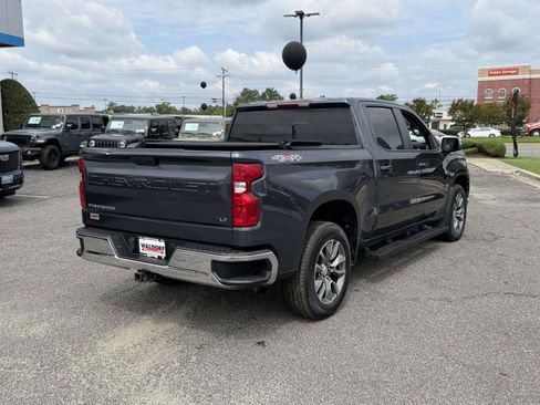 Used 2022 Chevrolet Silverado 1500 LT AWD/4WD image 2