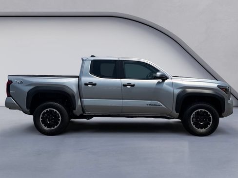 Used 2025 Toyota Tacoma TRD Off-Road AWD/4WD image 6