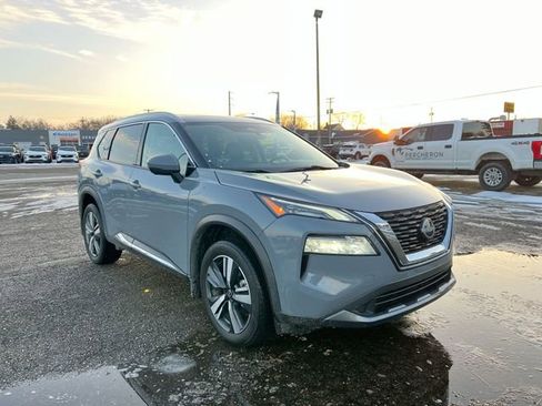 Used 2023 Nissan Rogue SL image 11