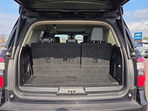 Used 2019 Ford Expedition Platinum image 14