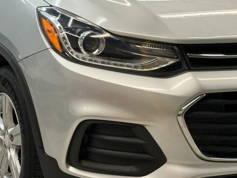 Used 2020 Chevrolet Trax LT w/ LT Convenience Package image 6