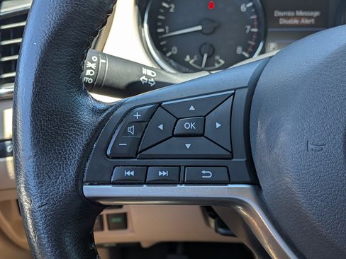 Used 2020 Nissan Rogue SV FWD image 24
