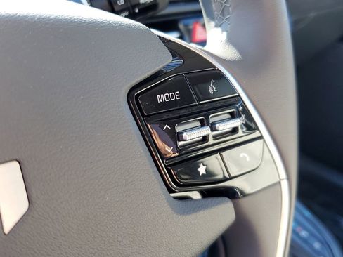 Used 2025 Kia Niro EX image 14