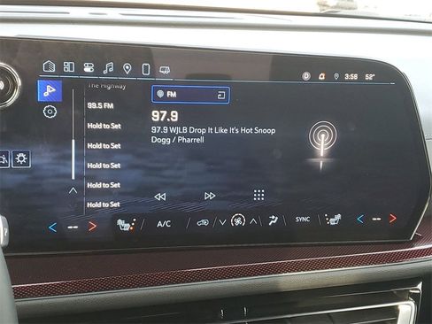 Used 2025 Chevrolet Traverse Z71 w/ Driver Confidence Package image 13