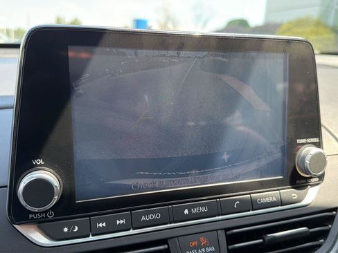 Used 2024 Nissan Altima 2.5 SR FWD image 25