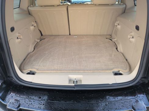 Used 2010 Chevrolet HHR LT FWD image 23