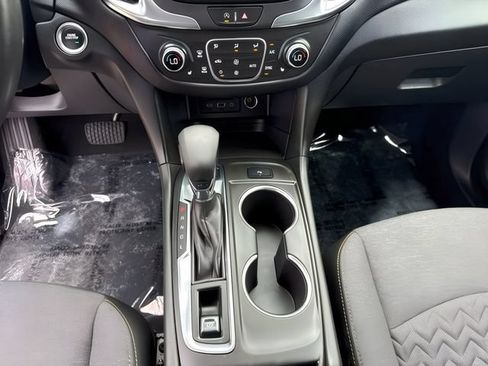 Used 2022 Chevrolet Equinox LT AWD/4WD image 26
