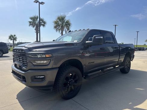 Used 2025 RAM 2500 Big Horn AWD/4WD image 3