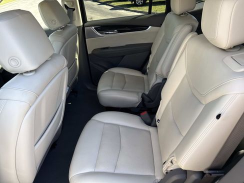 Certified 2025 Cadillac XT6 Premium Luxury image 15