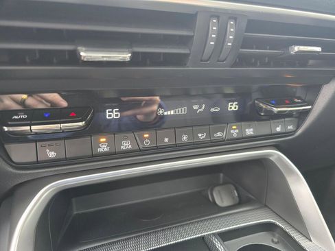 Used 2024 MAZDA CX-90 Plug-In Hybrid w/ Premium Pkg image 28