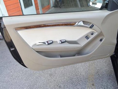 Used 2010 Audi A5 2.0T Premium image 31