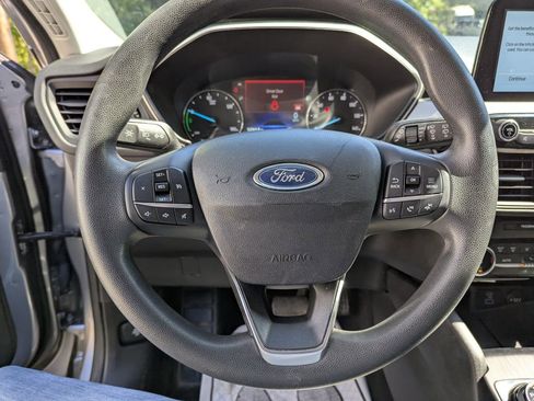 Used 2022 Ford Escape SE image 9