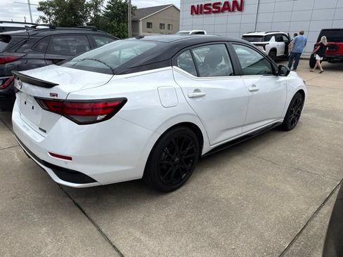 Used 2025 Nissan Sentra SR w/ SR Premium Package FWD image 8