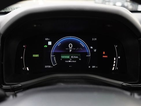 Used 2025 Toyota Camry LE image 14