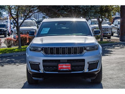 Used 2024 Jeep Grand Cherokee L Limited AWD/4WD image 3