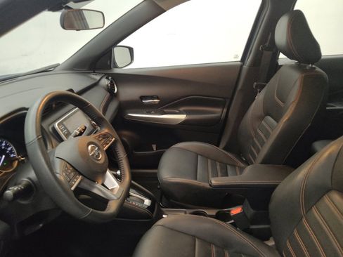 Used 2020 Nissan Kicks SR w/ SR Premium Package image 17