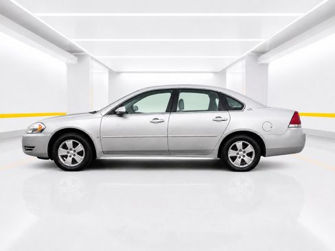 Used 2008 Chevrolet Impala LT w/ Luxury Edition Package FWD image 2