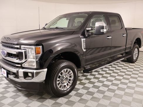 Used 2021 Ford F250 XLT w/ XLT Premium Package AWD/4WD image 11