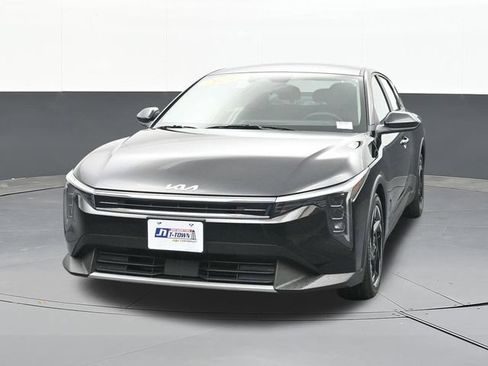 Used 2025 Kia K4 EX FWD image 2